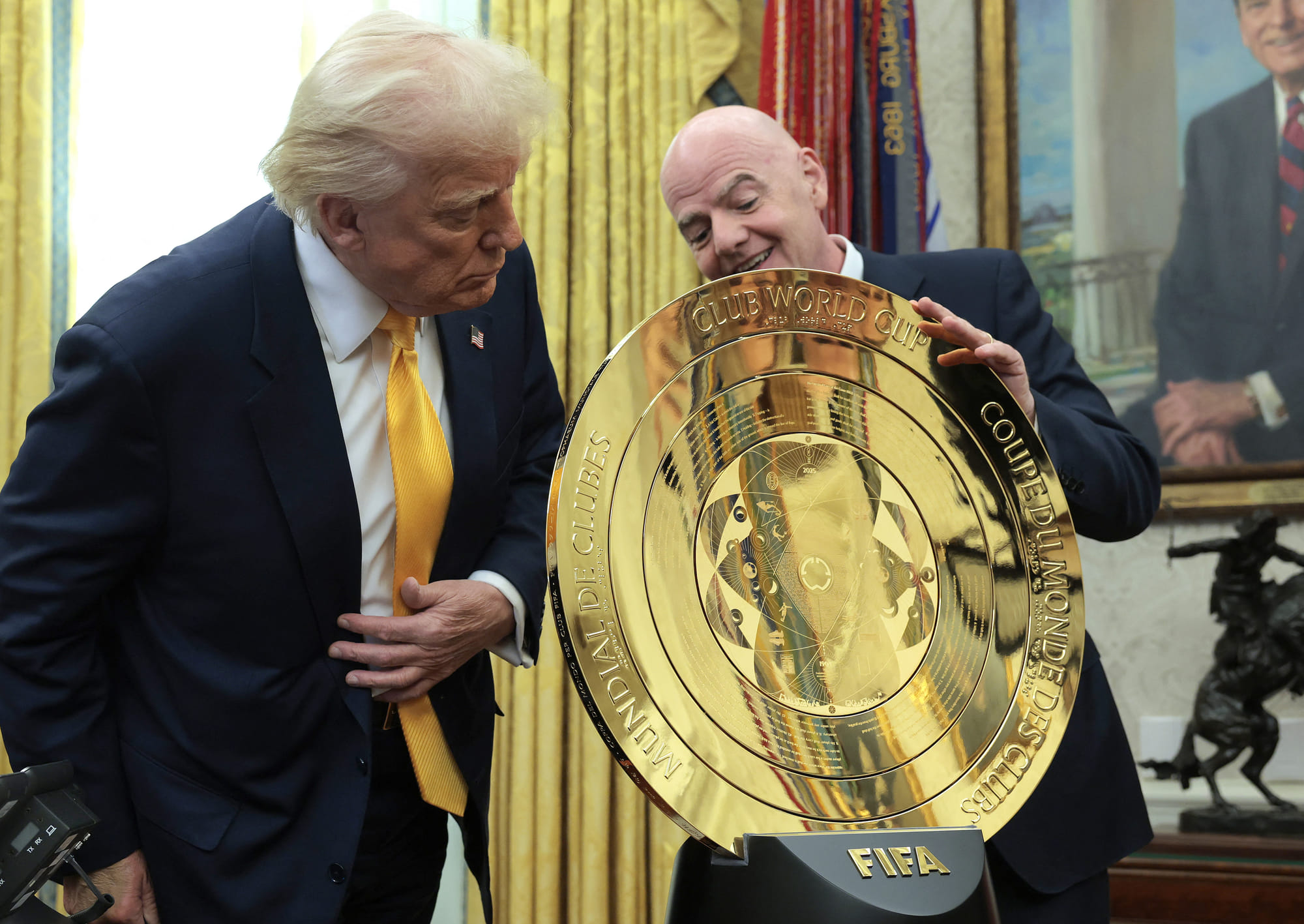 US President Trump signed an executive order establishing a White House Task Force for the 2026 World Cup.