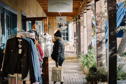 Shoppers Ahead Of US Retail Sales Figures Release