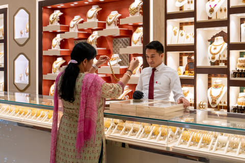 Gold prices are in for a rebound after the US issues another deadline for trade deals. 