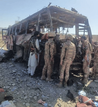 Blast kills four Pakistani officials: Police