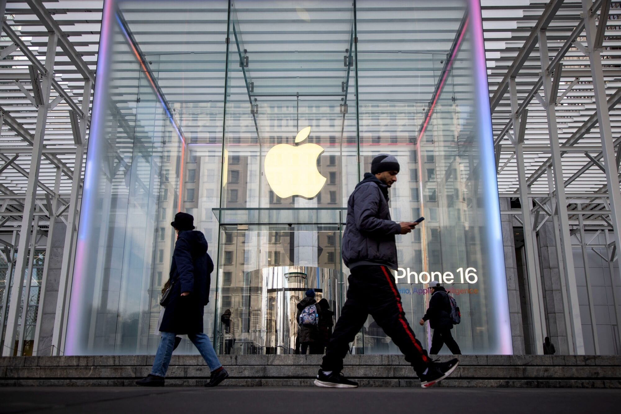 Apple has reportedly airlifted up to 600 tonnes of Apple products to the US from India to beat the tariffs.