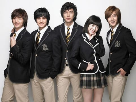 Boys over Flowers has a lot of plots, filled with love triangles, broken love stories, and evil people lurking everywhere. 