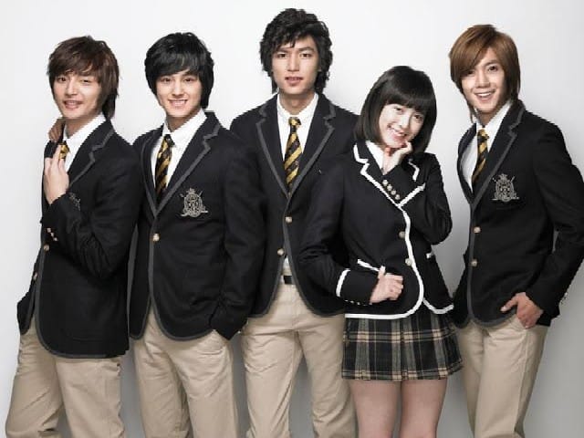 Boys over Flowers has a lot of plots, filled with love triangles, broken love stories, and evil people lurking everywhere. 