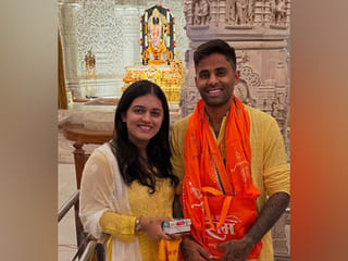 Suryakumar Yadav and his wife Devisha (Image source: Instagram)