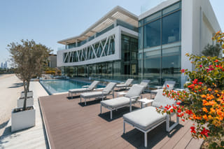 Dubai Dream: Video tour of sprawling Palm Jumeirah mansion with super-rich 'Diva' owner