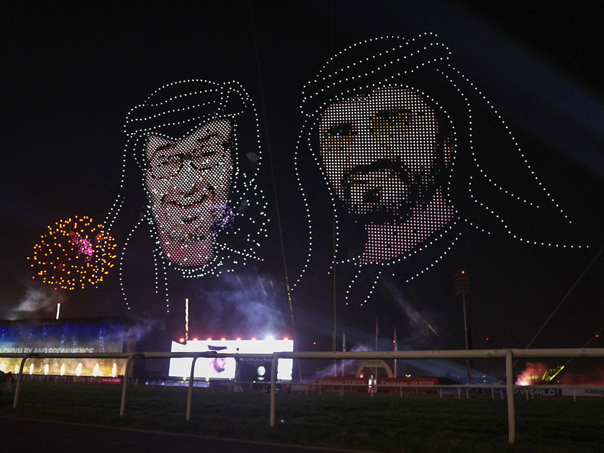 The drones formed dynamic 3D sculptures in the sky, displaying massive portraits of President His Highness Sheikh Mohamed bin Zayed Al Nahyan, His Highness Sheikh Mohammed bin Rashid Al Maktoum, Vice President and Prime Minister of the UAE and Ruler of Dubai.