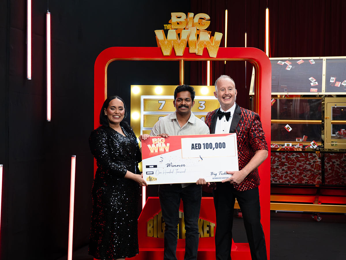 Shaiju Karayat, the Keralite winner (centre)