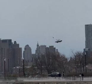 Video: Six dead after helicopter crashes in New York's Hudson River