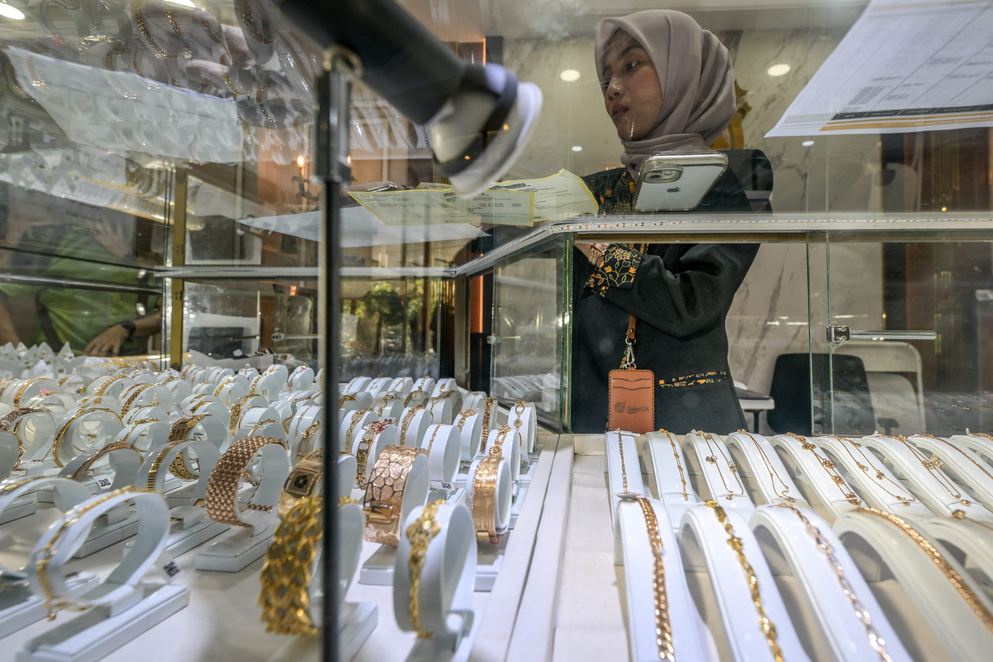 Over the first nine days of December, Dubai’s retail gold prices have seen minimal movement.