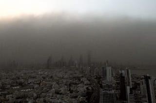 Storms, dust disrupt travel in Kuwait: Flights rerouted, ports impacted