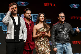Jewel Thief Heist Begins: Netflix thriller may not steal your hearts, but Jaideep Ahlwat dancing is what we all needed