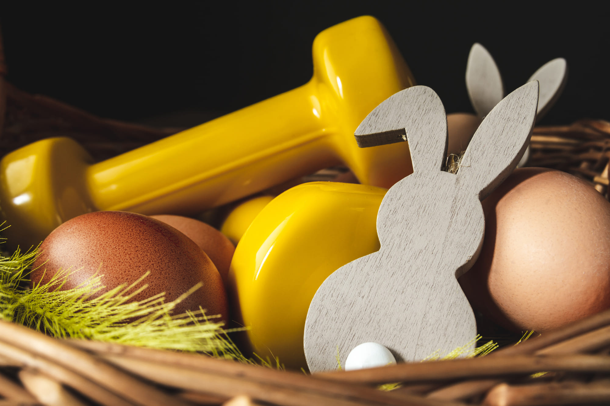 A gym freak, a weekend runner, or just getting started on their wellness journey, these gifts show you get their vibe.