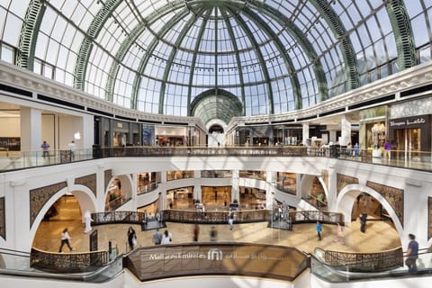 Find out how barrierless parking system works at Mall of the Emirates and City Centre Deira, including parking charges, free parking hours, and how to pay through the Parkin app to avoid fines.