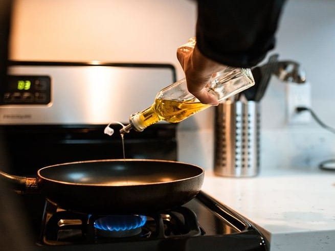 cooking, oil, pan