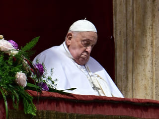 Pope Francis wishes 'Happy Easter' to faithful in appearance at St Peter's Square