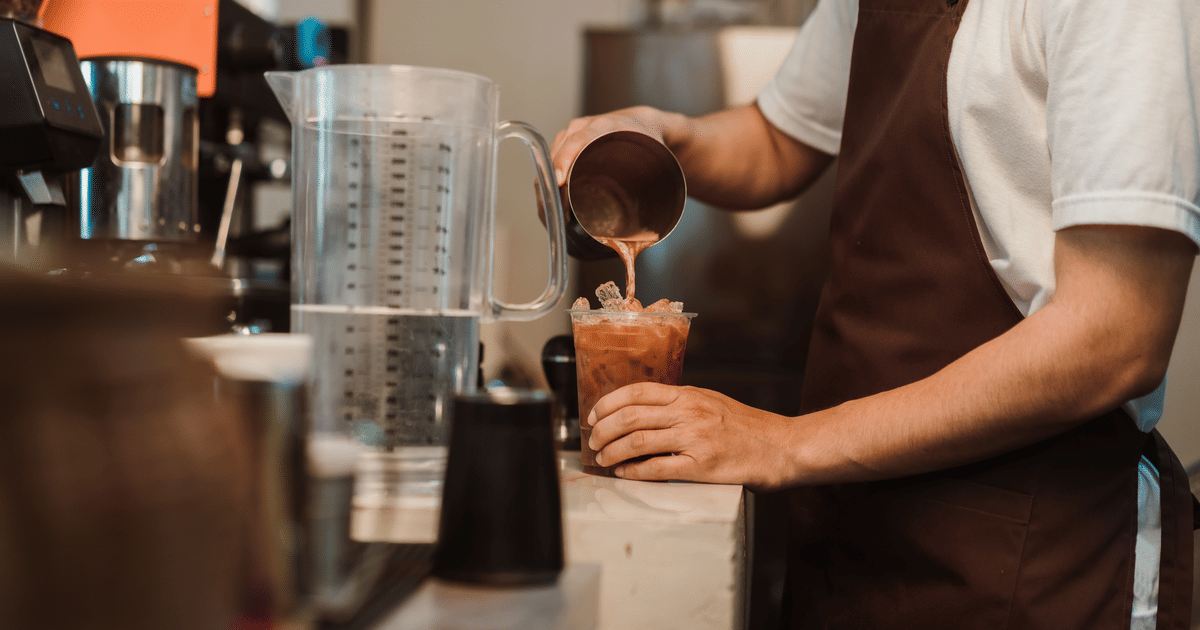 5 best iced coffee machines for hot summer days in the UAE, 2026