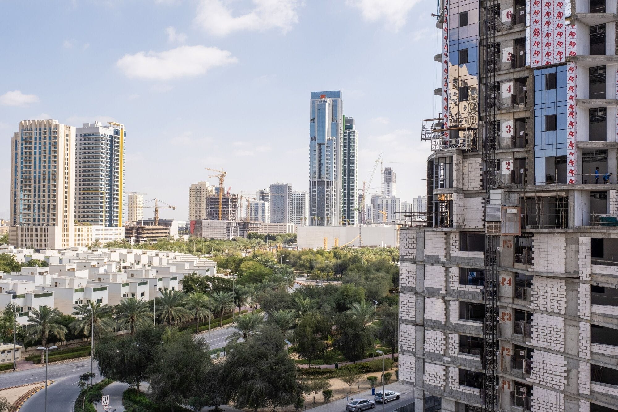 In Some Dubai residential communities, rents are not just stabilising but actually starting to drop. 