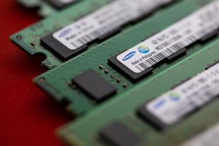 Samsung’s chips business beats estimates after stockpiling push