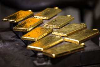Two PIA staff arrested in Peshawar gold smuggling bid
