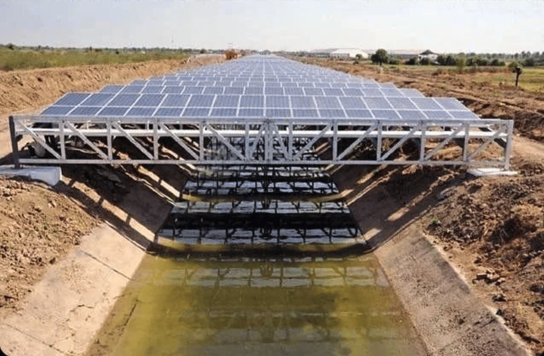 The US has approved several utility-scale solar/battery storage projects, which will see green power generation increasing significantly, according to the US Energy Information Administration. Arizona is building the first solar canal which will generate renewable energy and save water in this notoriously dry area: 