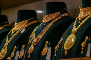 UAE gold hits record high twice in a day, now up Dh100 in two months