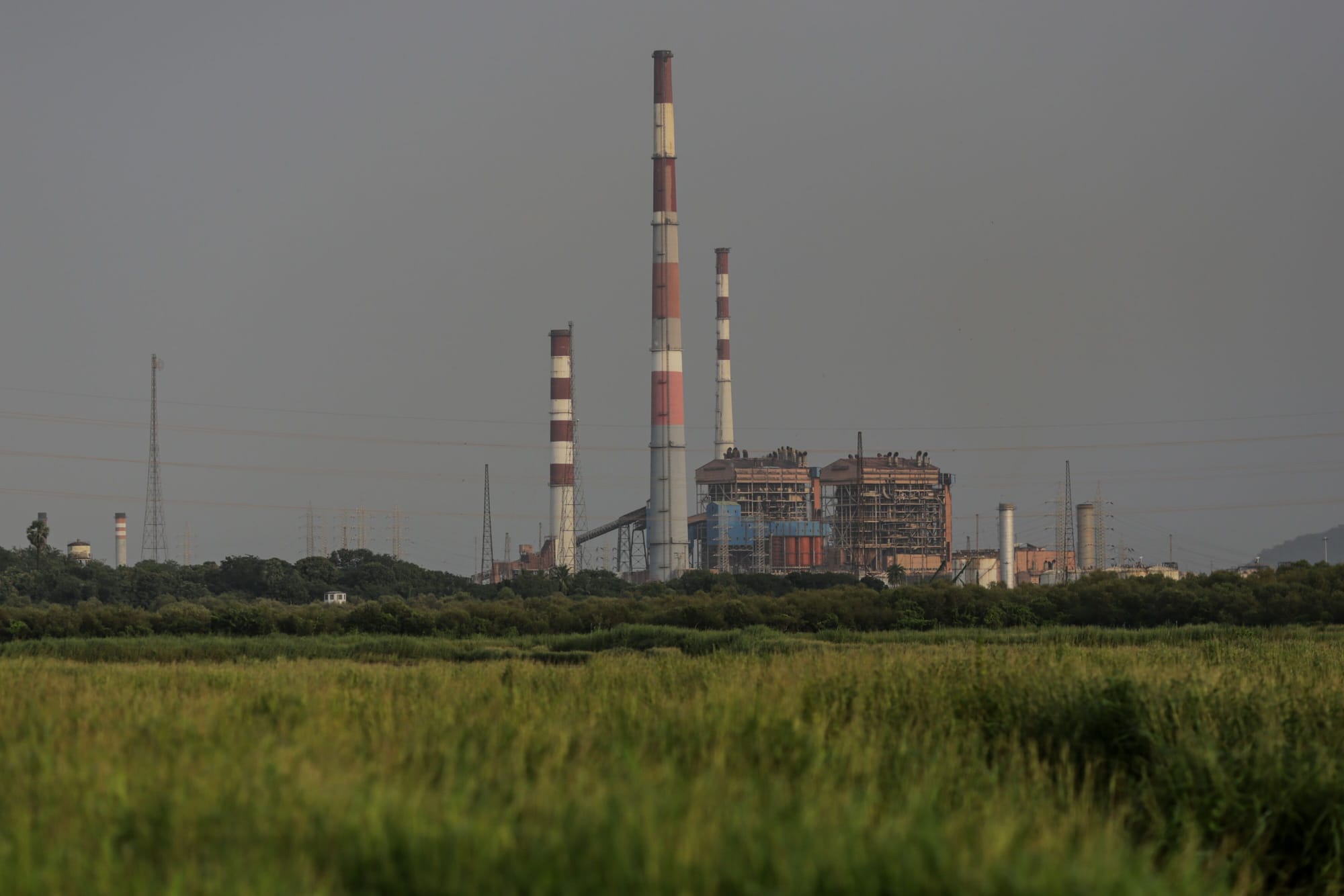 Oil Refineries in Mumbai as India Wants Crude Near $80 for Consumer Comfort