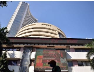 Strong foreign fund flows keep Indian markets afloat amid Pakistan tensions