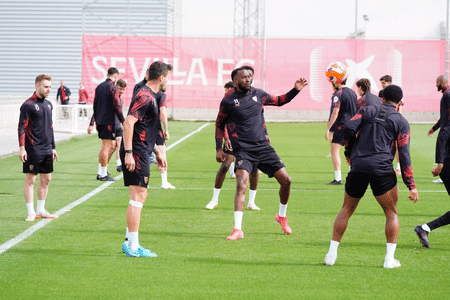 The bus carrying Seville players and support staff was pelted with projectiles.