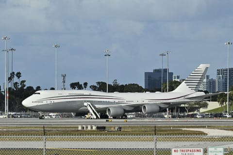President Donald Trump’s administration has come under fire from lawmakers for its decision to accept the luxury Boeing 747-8 jumbo jet from the Qatari ruling family. 