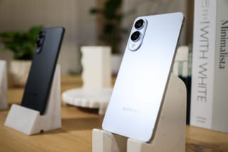  From dazzling displays and powerhouse processors to AI magic and camera setups so sharp they practically do the editing for you, we’ve rounded up the five best premium smartphones ruling the UAE this year