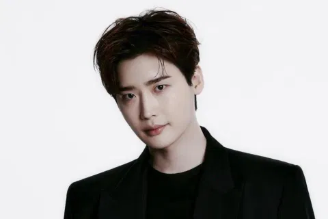 Lee Jong-suk 