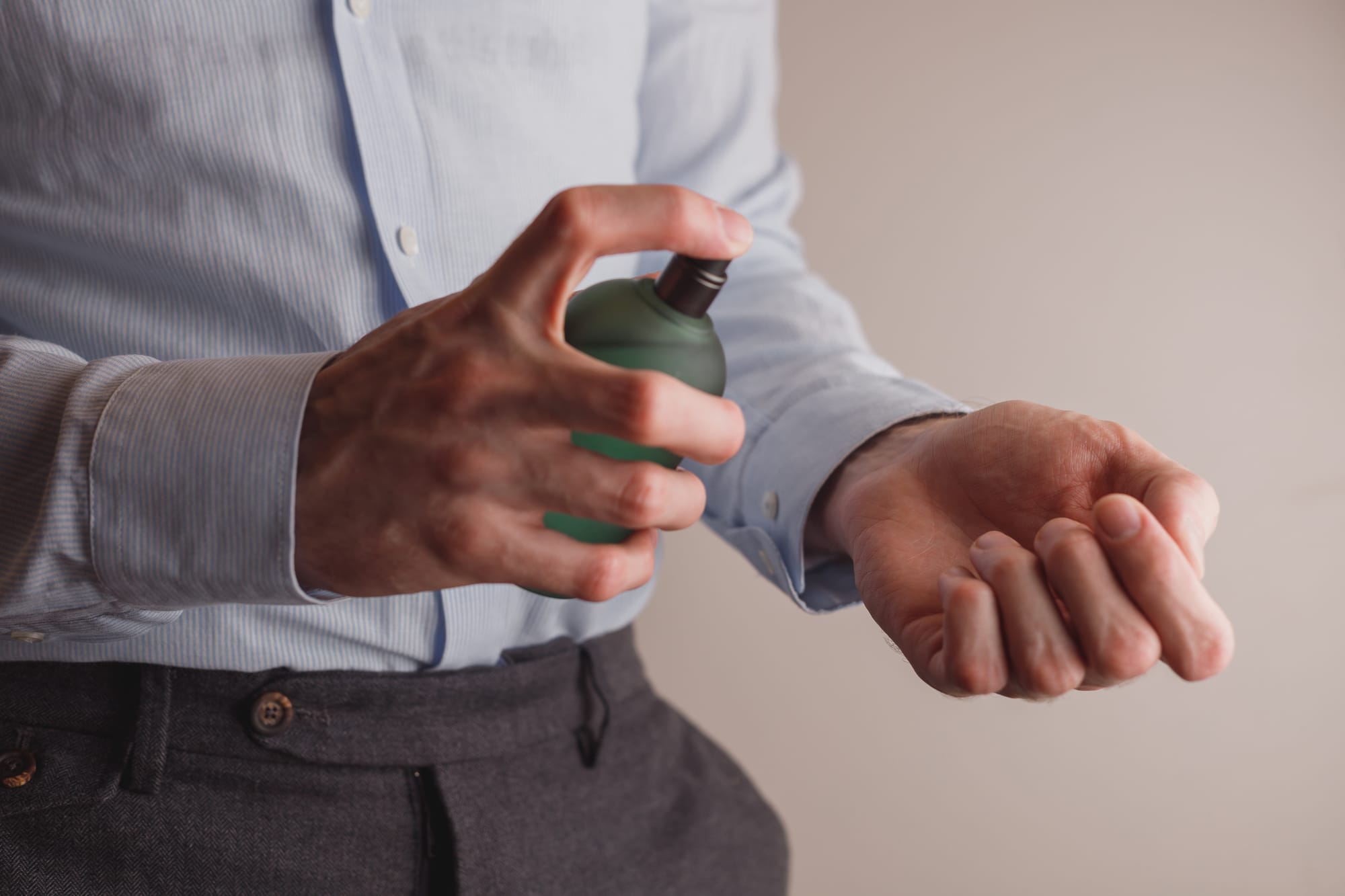 From elegant musks to crisp citruses and soft florals, our curated list brings 7 best perfumes to wear to the office in the UAE for 2025. 