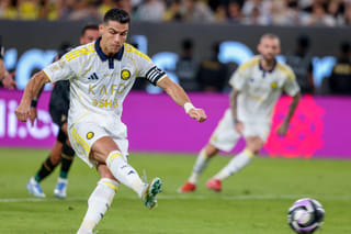 Ronaldo misses penalty and walks off injured, but Al Nassr go top with a comeback win