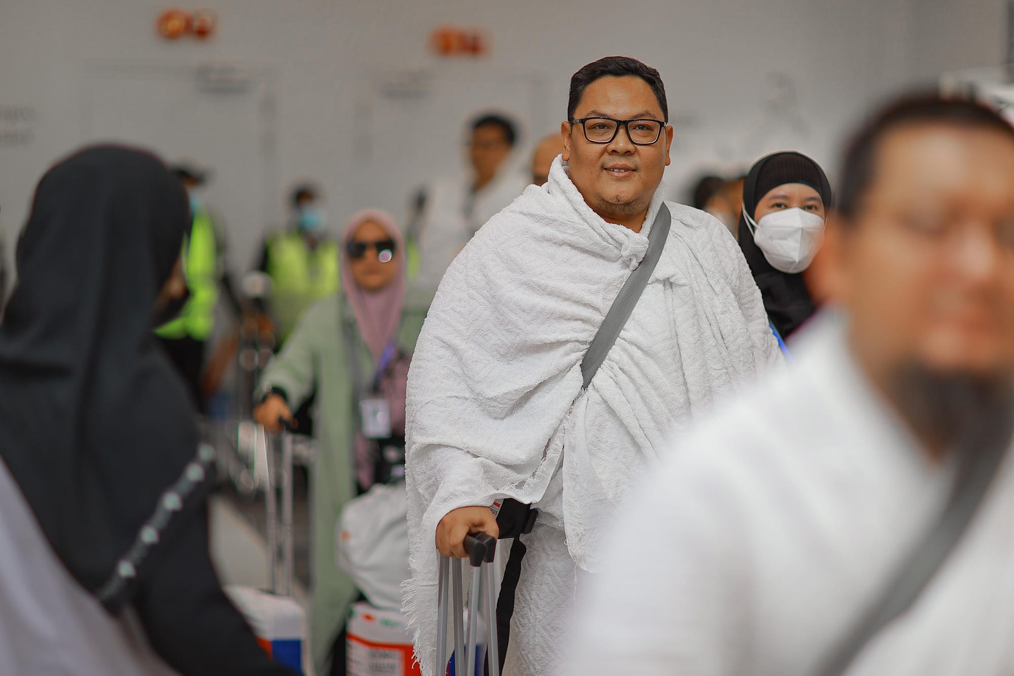 Saudi authorities are implementing a program to fast-track departure and arrival procedures for pilgrims from specific countries.

