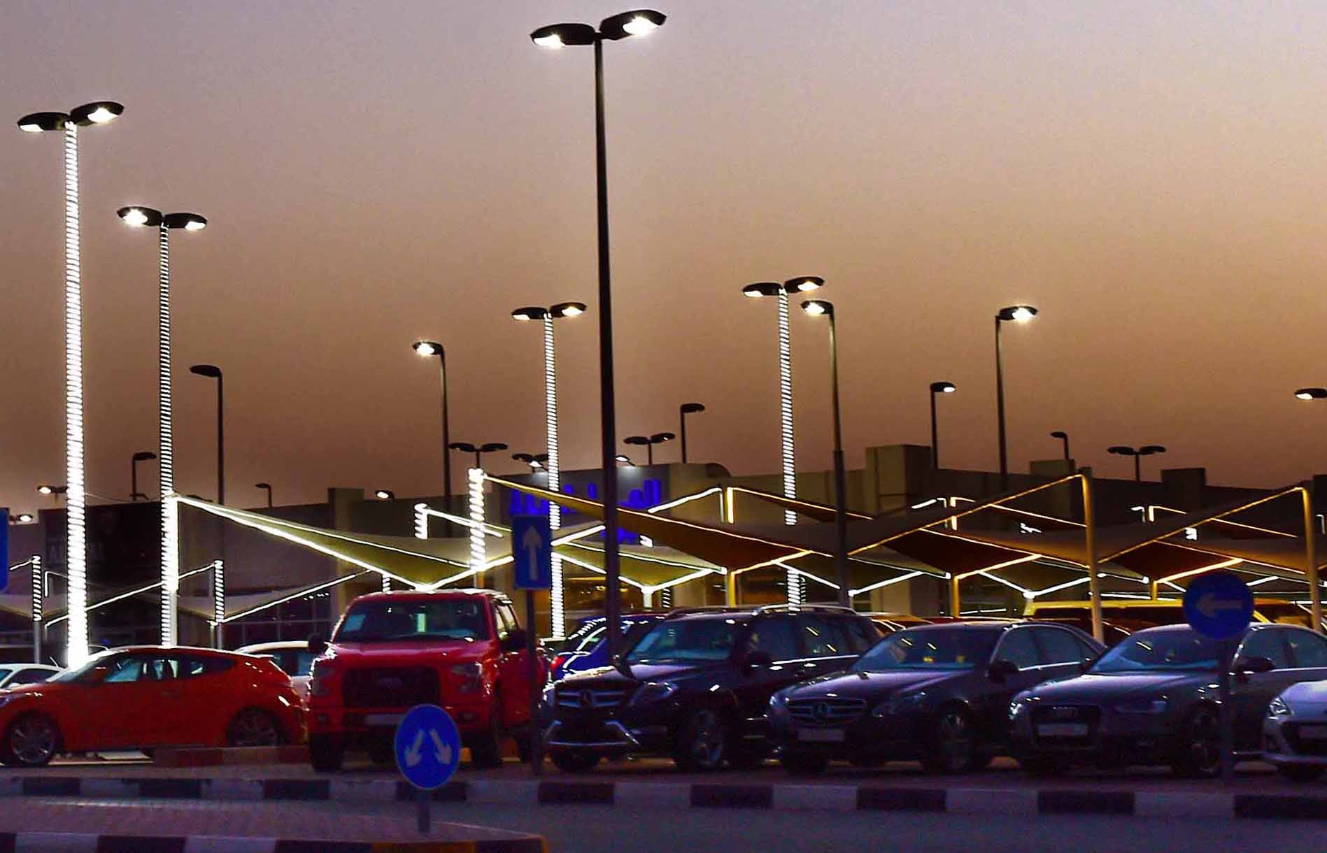 Second hand car market in the UAE souq haraj