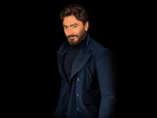 Egyptian superstar Tamer Hosny heads to Dubai for the red carpet premiere of his new comedy Restart
