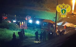 Seven dead, dozens hurt as Russian bridges near Ukraine collapse