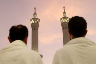 Saudi Arabia cuts prayer waiting times in Mecca to ease heat strain on Hajj pilgrims