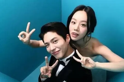 Hyeri and Park Bo-gum have been close friends, ever since they starred on the show, Reply 1988. 