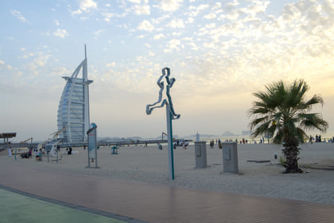 By dedicating specific beaches to families, the municipality seeks to offer a more comfortable, secure, and enjoyable recreational environment.