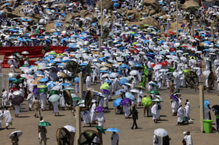 Hajj heat exhaustion cases drop by 90% as over 1.67 million pilgrims complete rituals