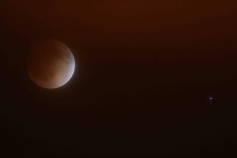 Eid Al Adha stargazers treated to Moon-Spica conjunction
