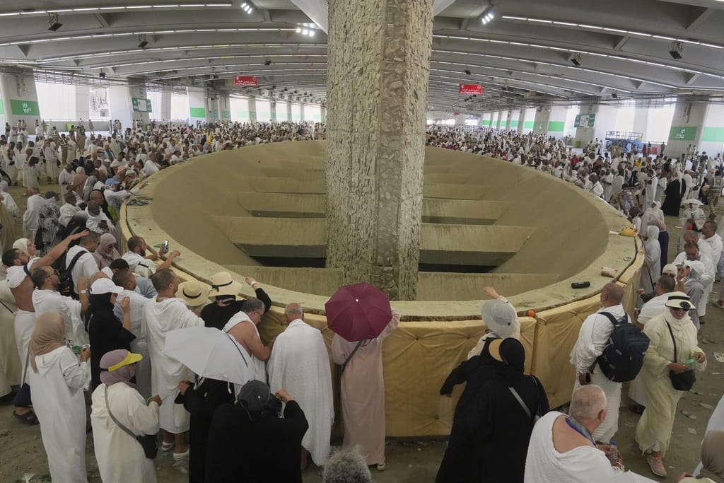 Muslim pilgrims perform Hajj rituals 