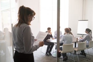 Do you feel invisible at work? How to fight the office loneliness 