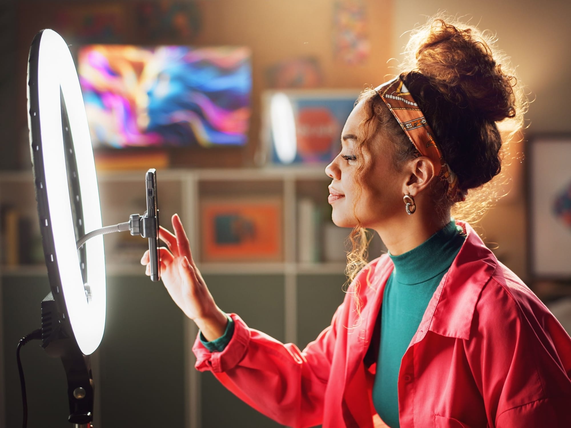 Social media influencers and content creators must get business licenses before applying for a license from the UAE Media Council