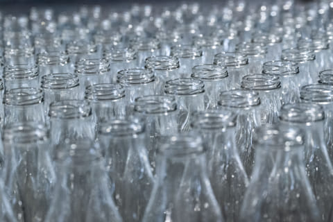 Drinks in glass bottles had five to 50 times more microplastic fragments than in plastic bottles 
