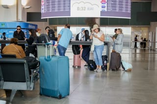 More than 1,000 flights cut in US shutdown fallout