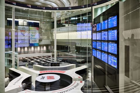 Japanese Stocks Drop Back Into Bear Zone