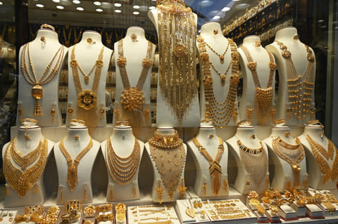 If not gold, how about diamond jewellery? This summer, the promotions are going big on diamonds with up to 75% off. 