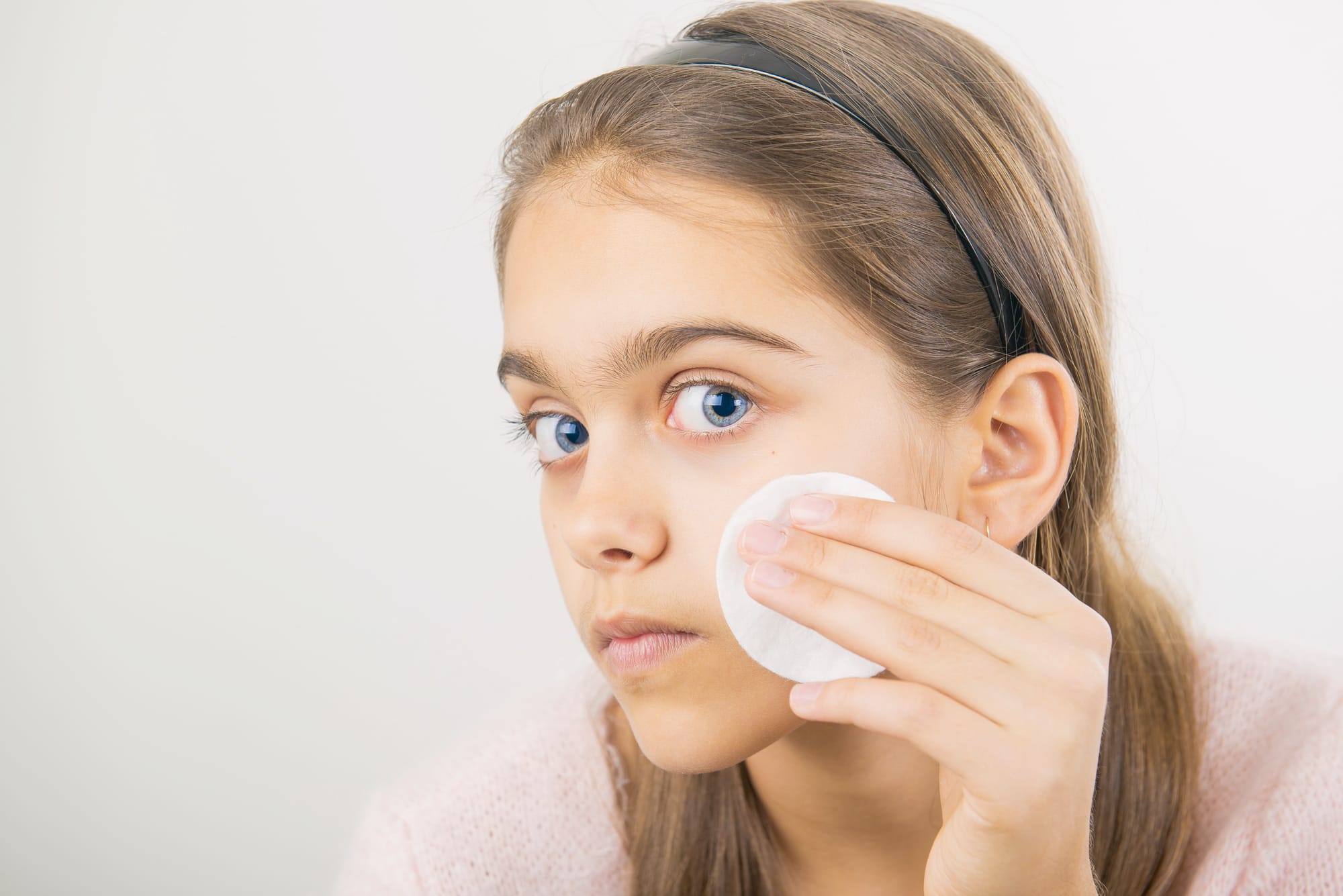  Teen skin is still developing and delicate. And, it can react quickly, harshly to misuse, especially when ingredients such as retinol, squalene or salicylic acid are involved, without prior knowledge.